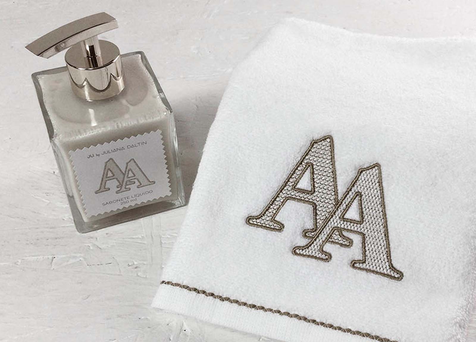Portfolio 13 monogram towel